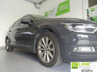 VOLKSWAGEN Passat Variant usata, con Bluetooth