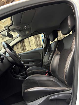 RENAULT Clio usata, con Autoradio
