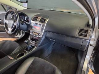 TOYOTA Avensis usata, con Servosterzo