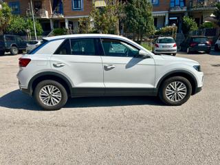 VOLKSWAGEN T-Roc usata, con Autoradio