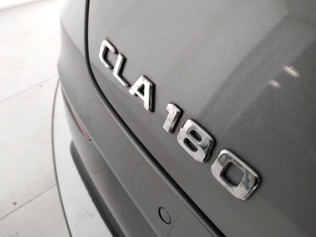 MERCEDES-BENZ CLA 180 usata, con Bracciolo