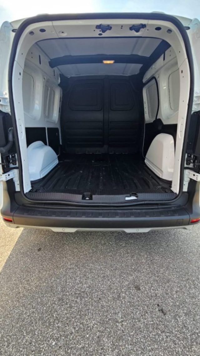 NISSAN Townstar usata, con Servosterzo