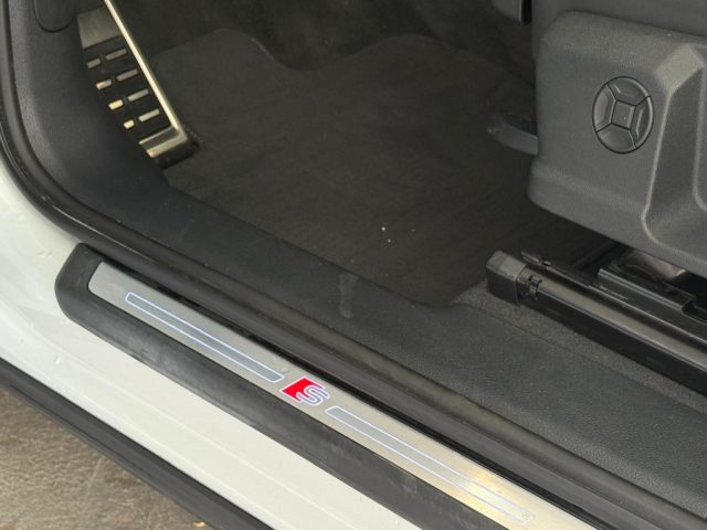 AUDI Q3 usata, con Sensori di parcheggio posteriori