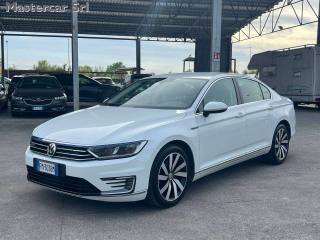 VOLKSWAGEN Passat usata, con Airbag
