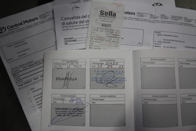TOYOTA Yaris usata, con ESP