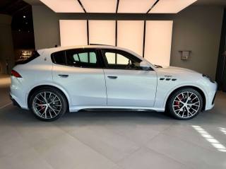 MASERATI Grecale usata, con Autoradio