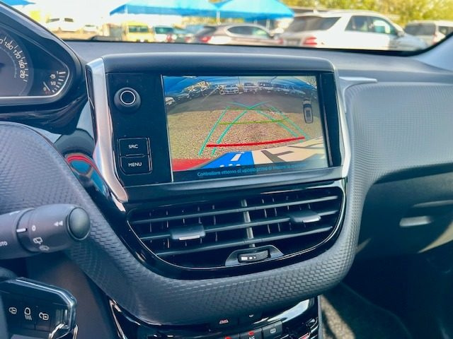 PEUGEOT 2008 usata, con Specchietti laterali elettrici