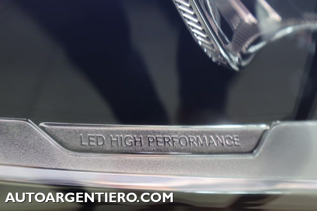 MERCEDES-BENZ GLA 200 usata, con Fari direzionali