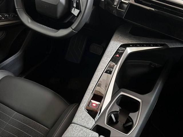 PEUGEOT 5008 usata, con Touch screen