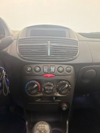 FIAT Punto usata 15