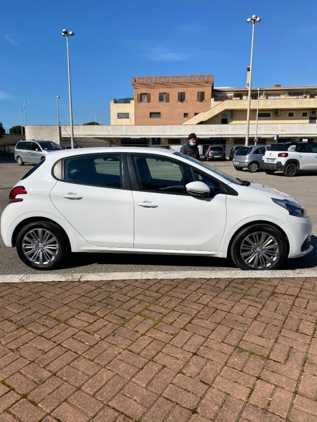 PEUGEOT 208 usata, con Airbag Passeggero