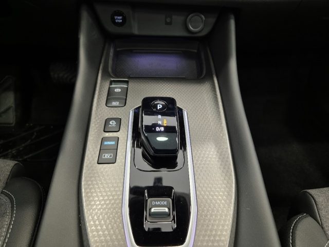 NISSAN Qashqai usata, con Fari LED