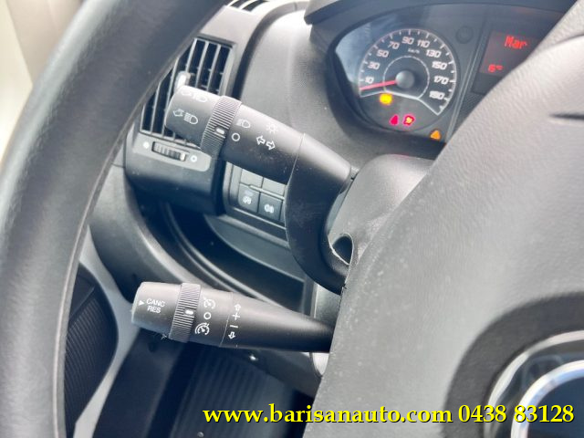 OPEL Movano usata, con USB