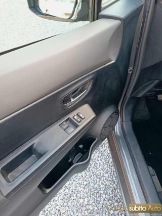 TOYOTA Yaris usata 21