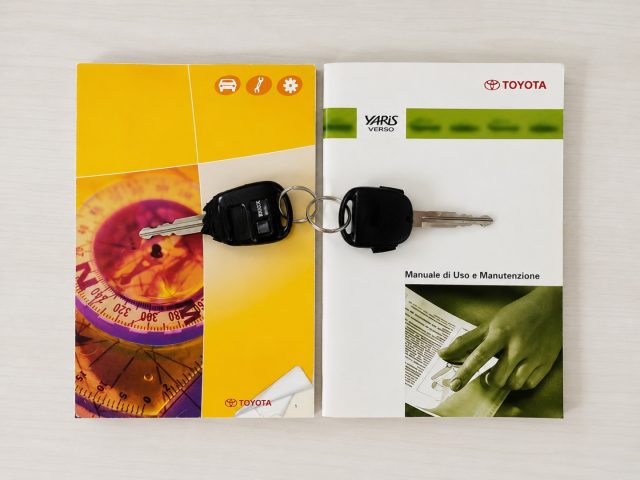 TOYOTA Yaris usata, con MP3
