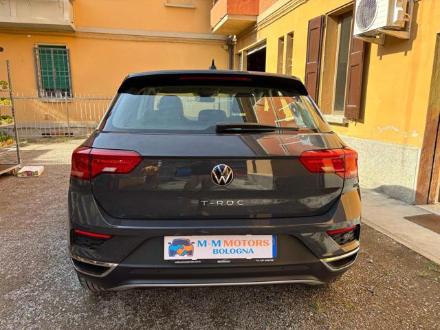 VOLKSWAGEN T-Roc usata, con Autoradio