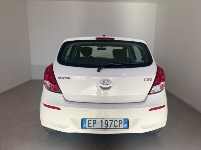 HYUNDAI i20 usata 8