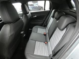 JEEP Avenger usata, con USB