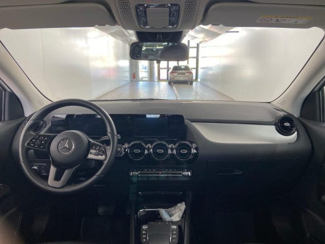 MERCEDES-BENZ GLA 180 usata, con Alzacristalli elettrici