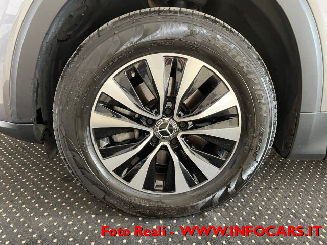 MERCEDES-BENZ GLB 180 usata, con Volante multifunzione