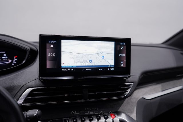 PEUGEOT 5008 usata, con Volante in pelle