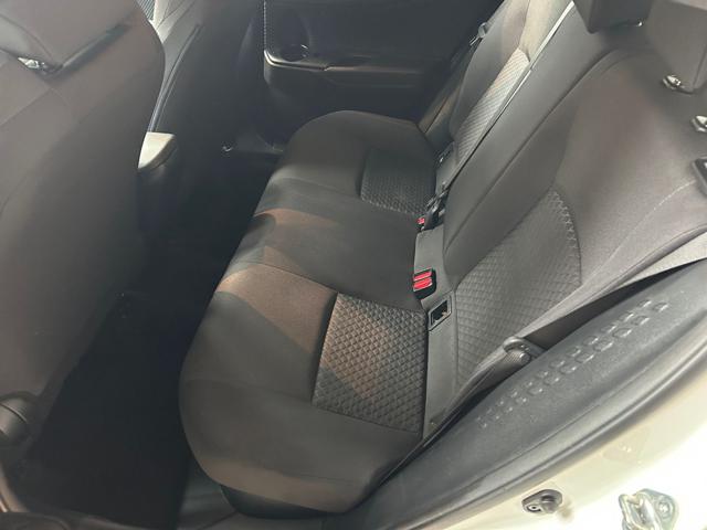 TOYOTA C-HR usata, con Controllo automatico clima