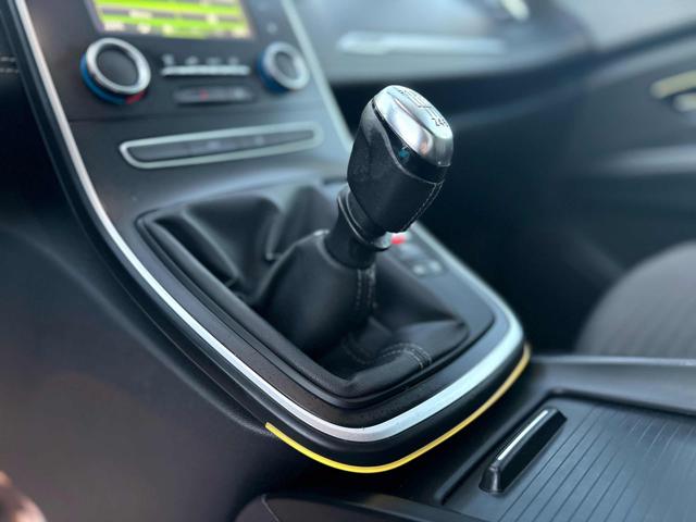 RENAULT Scenic usata, con Chiusura centralizzata