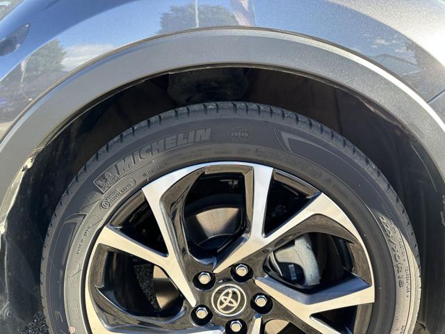 TOYOTA C-HR usata, con Autoradio