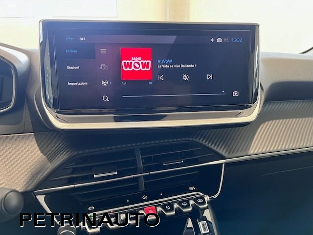 PEUGEOT 208 usata, con Touch screen