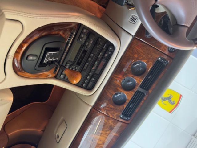 JAGUAR XK8 usata, con Controllo trazione