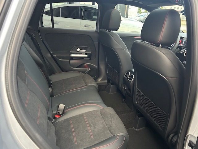 MERCEDES-BENZ GLA 200 usata, con Climatizzatore