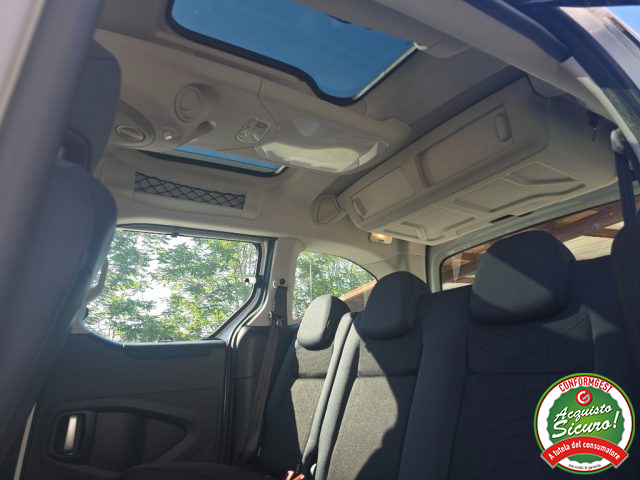 PEUGEOT Partner usata, con Specchietti laterali elettrici