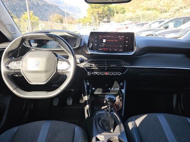 PEUGEOT 2008 usata, con Volante multifunzione