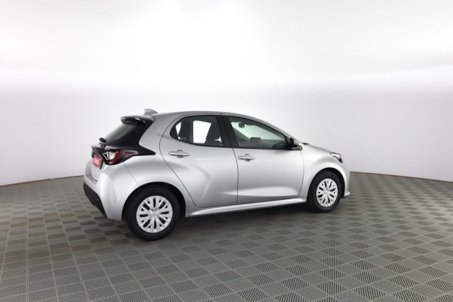 TOYOTA Yaris usata 2