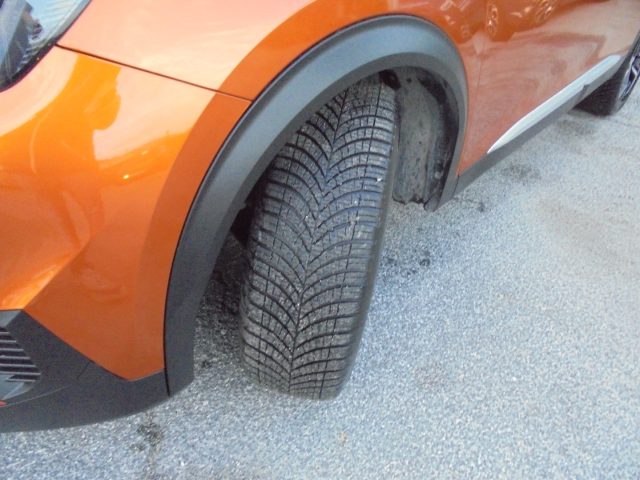 PEUGEOT 2008 usata, con Alzacristalli elettrici