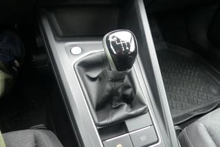 VOLKSWAGEN Golf usata, con USB