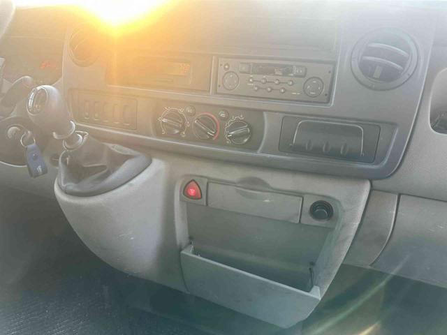 RENAULT Trafic usata 10