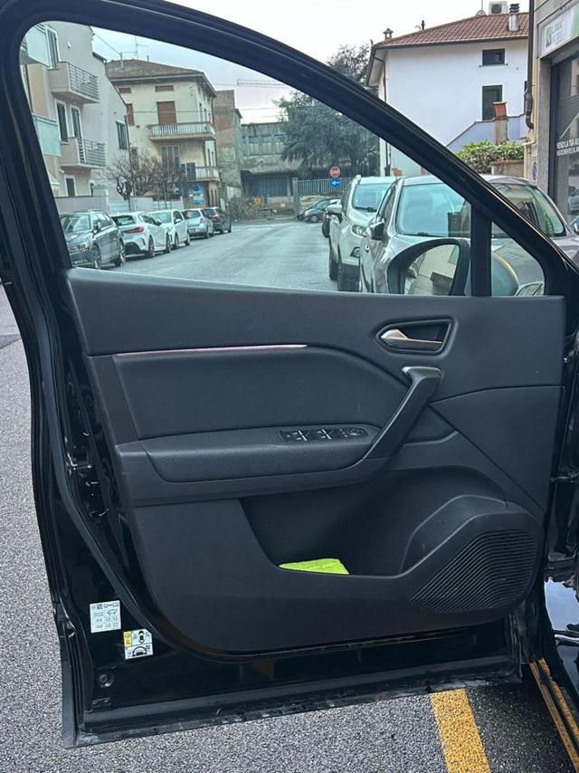 RENAULT Captur usata, con Autoradio digitale