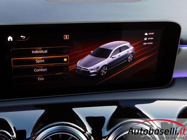MERCEDES-BENZ A 200 usata, con Sistema di parcheggio automatico
