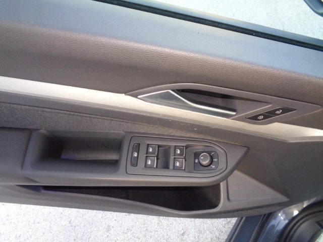 VOLKSWAGEN Golf Variant usata, con Alzacristalli elettrici