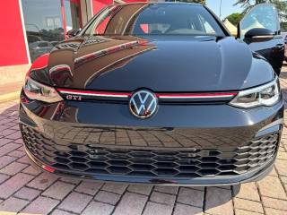 VOLKSWAGEN Golf usata, con USB