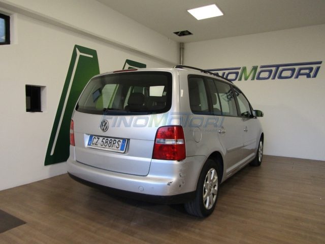 VOLKSWAGEN Touran usata, con Controllo trazione