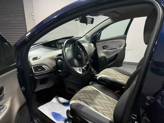 LANCIA Ypsilon usata, con Autoradio