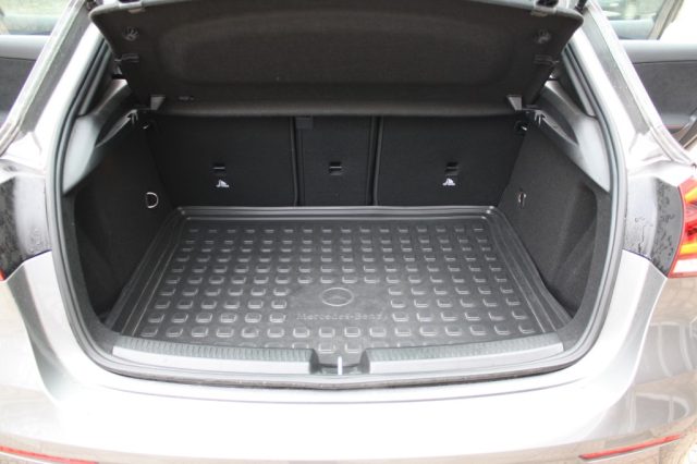 MERCEDES-BENZ A 180 usata, con Sensori di parcheggio posteriori