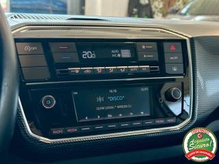 VOLKSWAGEN up! usata, con Controllo automatico clima