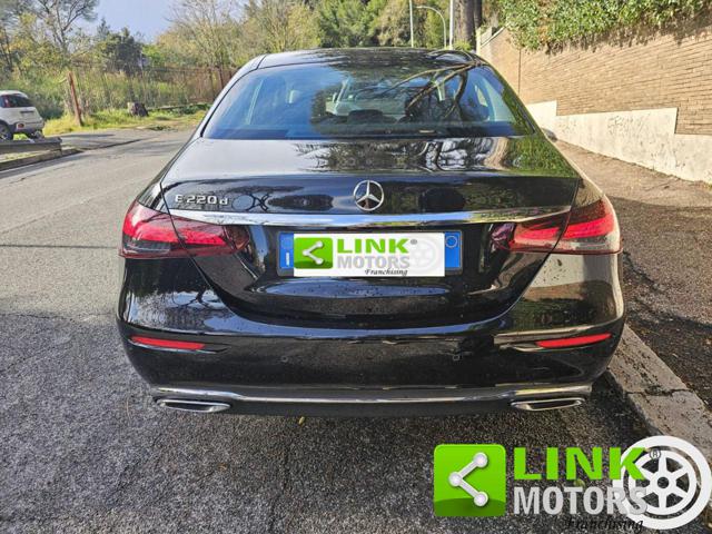 MERCEDES-BENZ E 220 usata, con Sedile posteriore sdoppiato