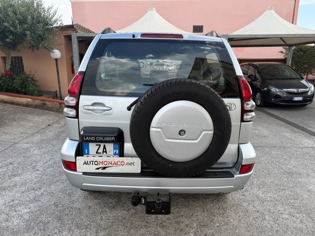 TOYOTA Land Cruiser usata, con Autoradio