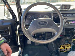LAND ROVER Defender usata 32