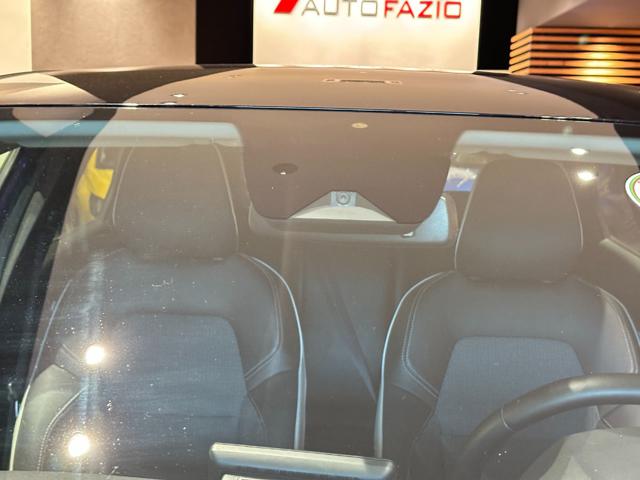 RENAULT Captur usata, con Autoradio digitale