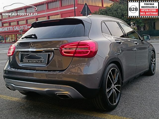 MERCEDES-BENZ GLA 220 usata, con Frenata d
